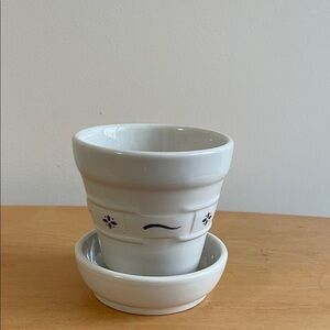 Longaberger planter and saucer